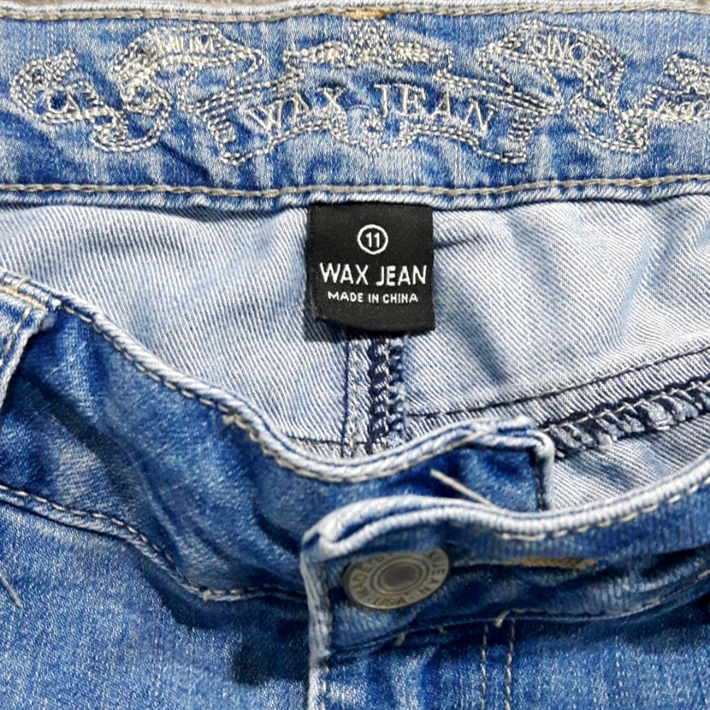 Jean - Picture 2 of 2